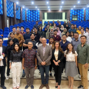 Foto Bersama Peserta dan Pembicara