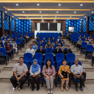 Foto Bersama Peserta yang Hadi Offline